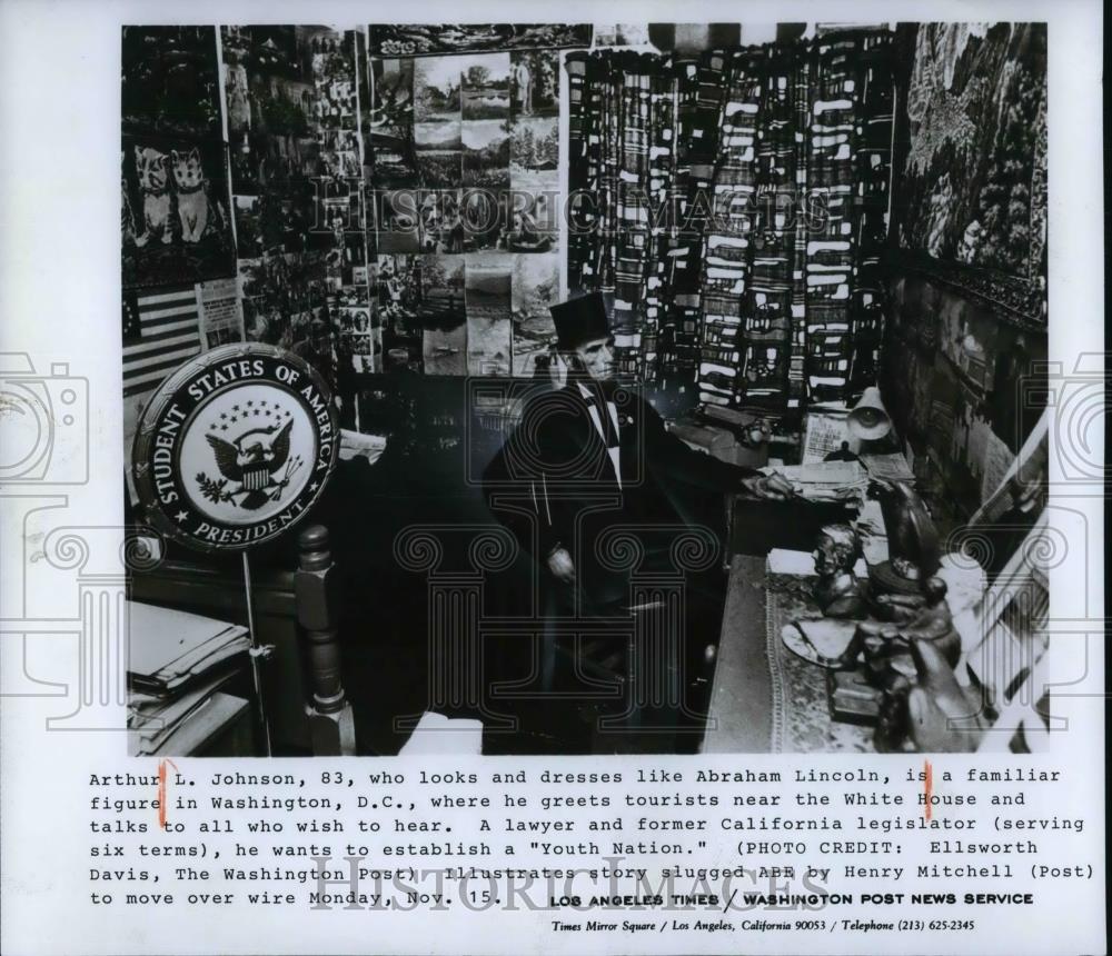 1976 Press Photo Arthur L. Johnson dressed as Abraham Lincoln - cvp25172 - Historic Images