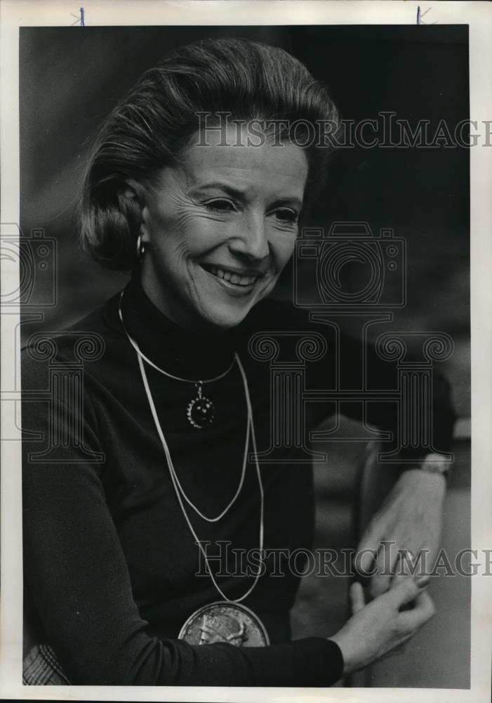 1974 Press Photo Betty Furness Interview - ora25329 - Historic Images