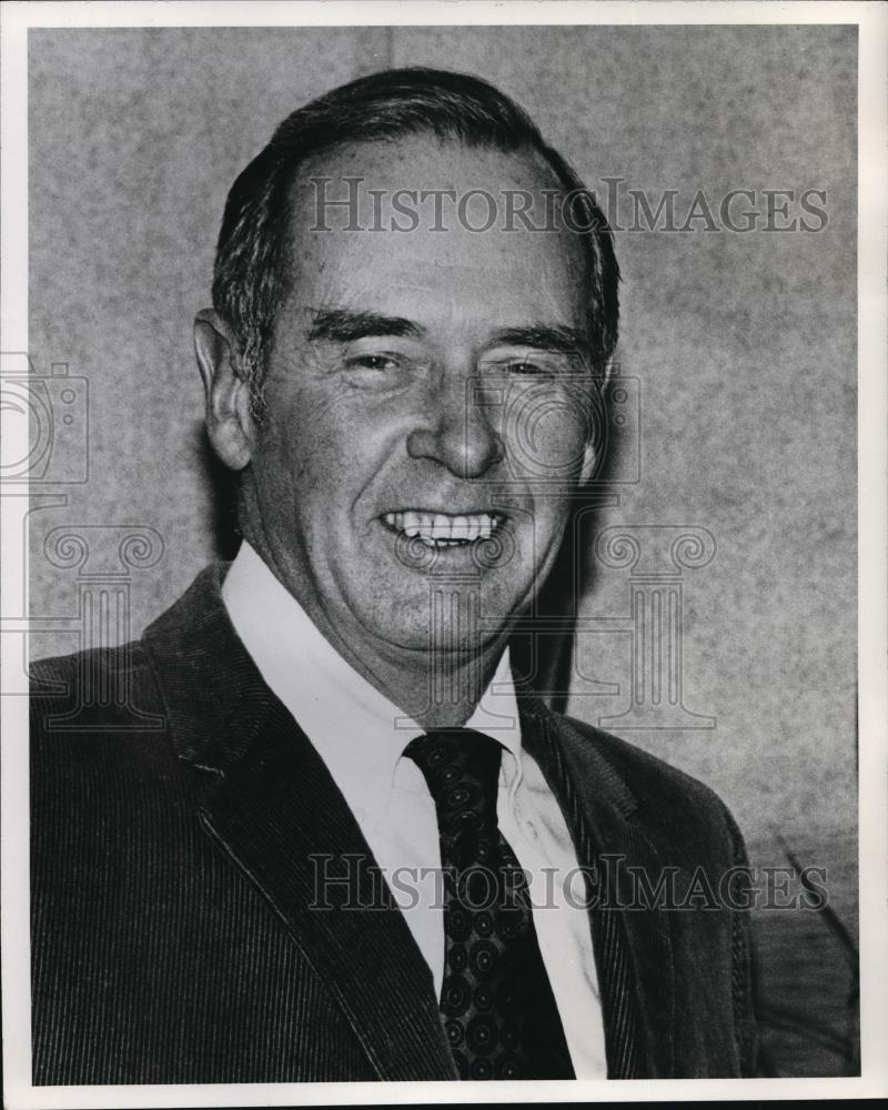 1976 Press Photo Russell E. Hamachek Presdient Great Western Malting Co. - Historic Images
