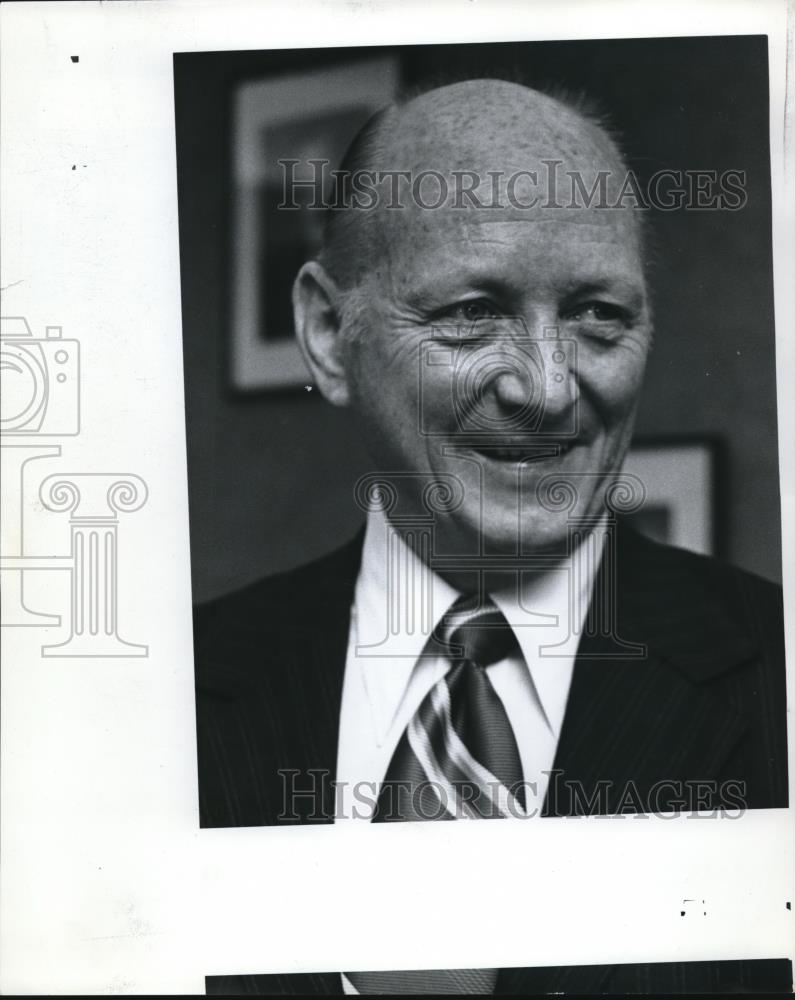 1971 Press Photo Sears Roebuck Manager John Berry - ora05117 - Historic Images