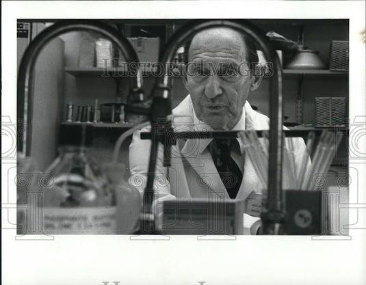 1985 Press Photo Dr. Oscar Rathoff - Historic Images