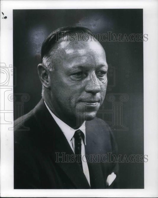 1969 Press Photo Gilbert W. Humphrey in the picture - cvp22810 - Historic Images