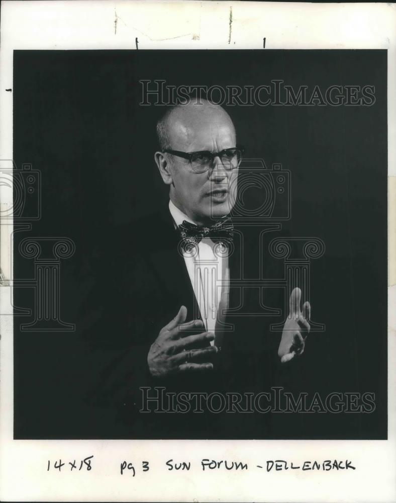 1973 Press Photo John Dellenback as he speaks during the sun forum. - ora16193 - Historic Images