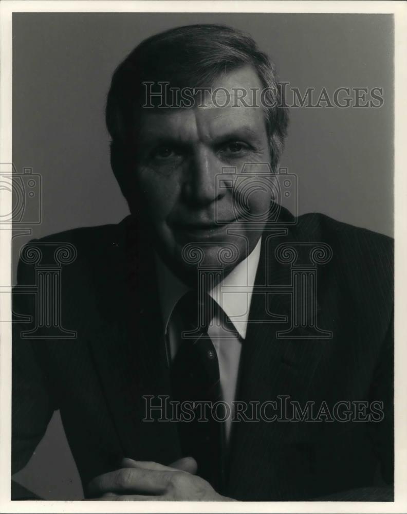 1985 Press Photo Robert E. Hughes - cvp25372 - Historic Images