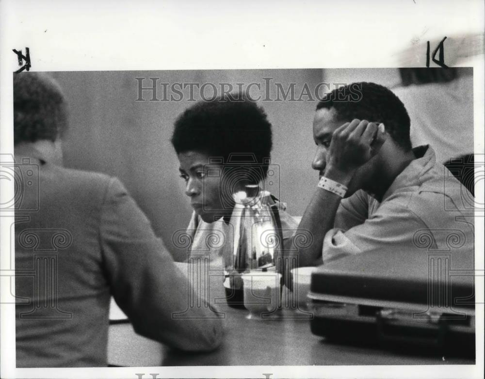 1982 Press Photo Henry and Juanita Morgan discuss their case - Historic Images