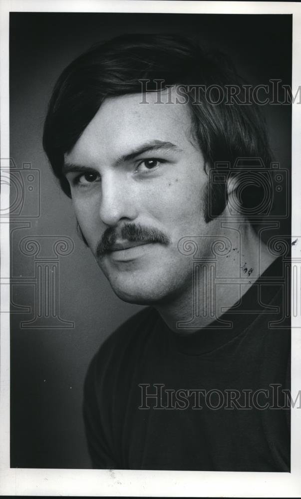 1974 Press Photo Larry Brooks, teacher tries to stop HS dropouts - ora02606 - Historic Images