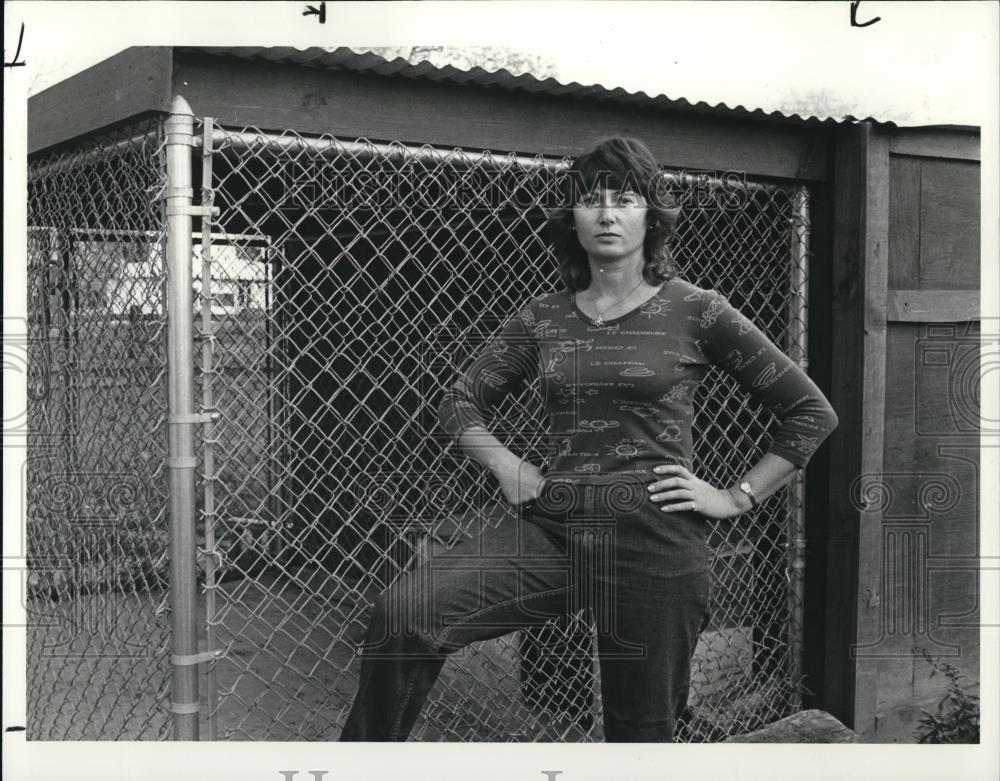 1984 Press Photo Erika Redling, went to jail after neighbors complaint about dog - Historic Images