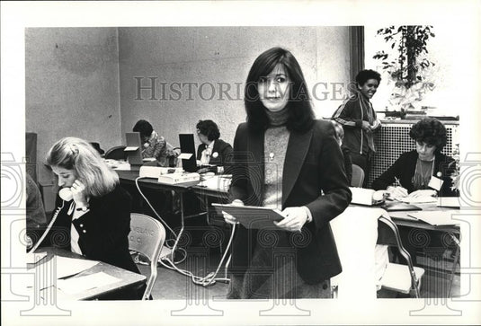 1980 Press Photo Audrey O'Kelley, incharge of credentials for the debate - Historic Images