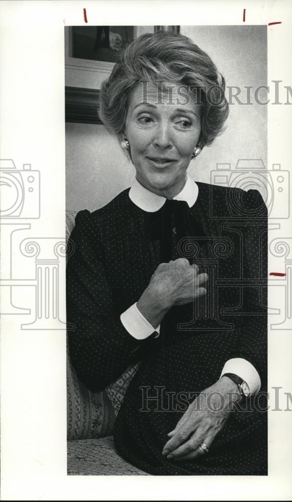 1980 Press Photo Nancy Reagan Talking - Historic Images