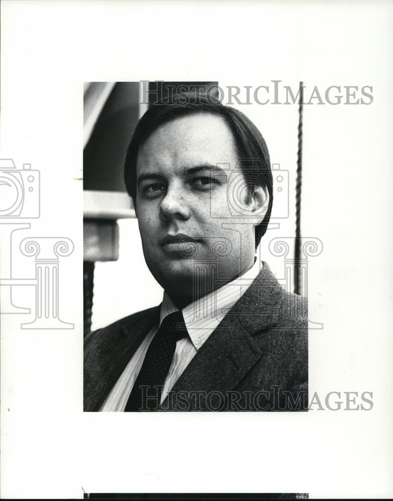 1984 Press Photo Steve Polzin, RTA Headquarters State Office bldg 615 W Superior - Historic Images