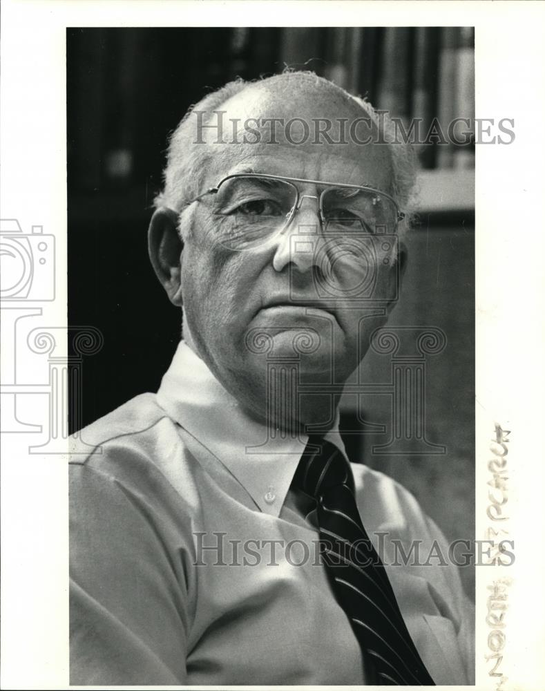 1986 Press Photo Dr. Arch Hamilton,57,will seek 5th term as Clark County coroner - Historic Images