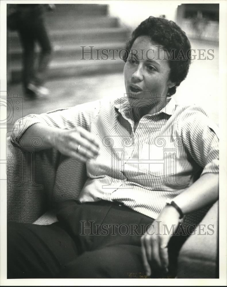 1984 Press Photo Christine Ford, a deaf worker in Lane County - ora29507 - Historic Images