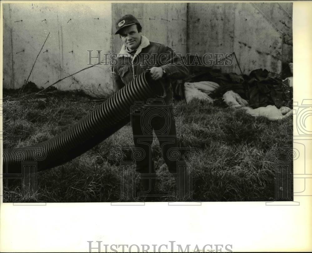 1980 Press Photo Arie Jongeneel, owner of dairy farm - ora46423 - Historic Images