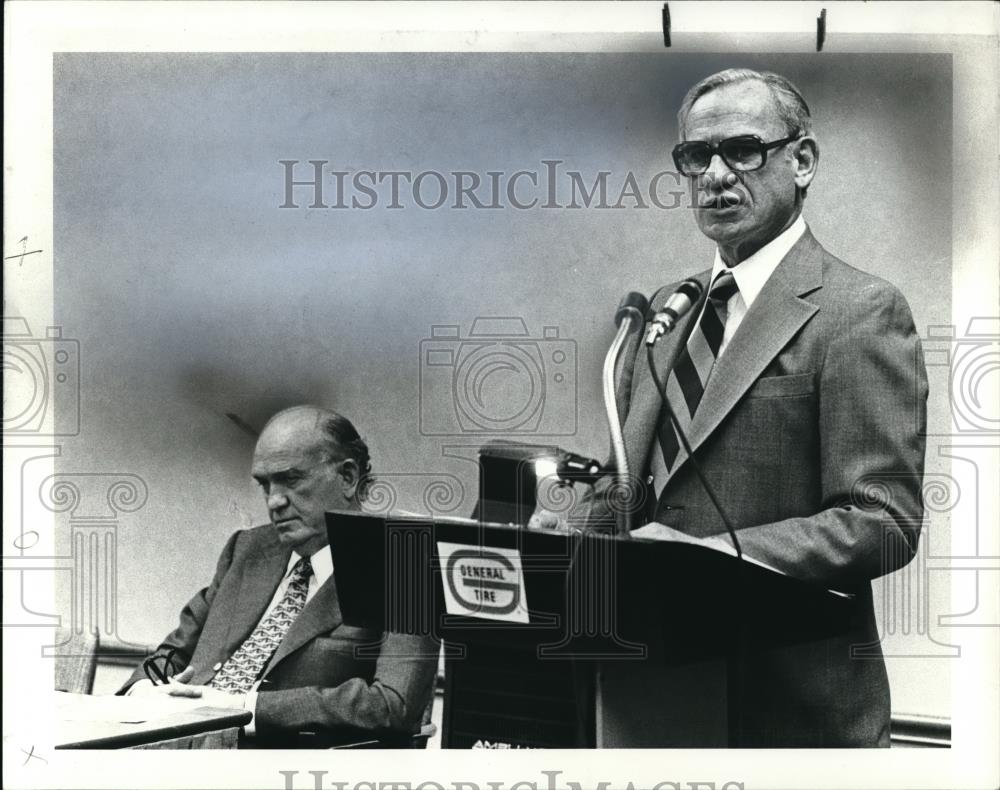 1980 Press Photo Michael G O'Neil of General Tire. - Historic Images