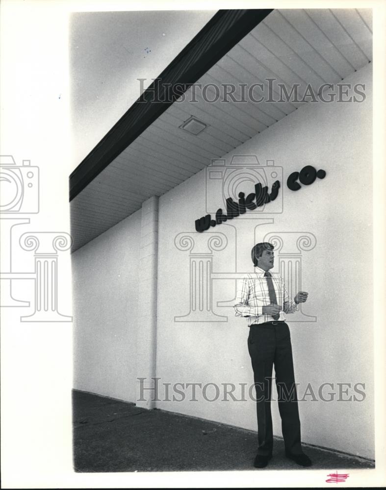 1979 Press Photo Robert N Bergeron Oregon Outstanding Retailer W R Hicks Co - Historic Images