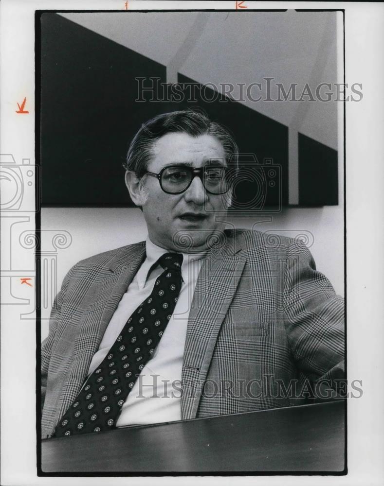 1977 Press Photo Mental Health & Retardation director, H. Bernard Smith - Historic Images