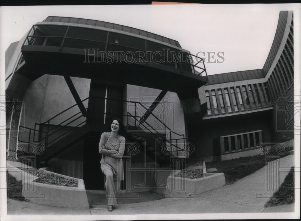 1971 Press Photo Zelda Pichandler Founder of Arena Stage - cvp20809 - Historic Images