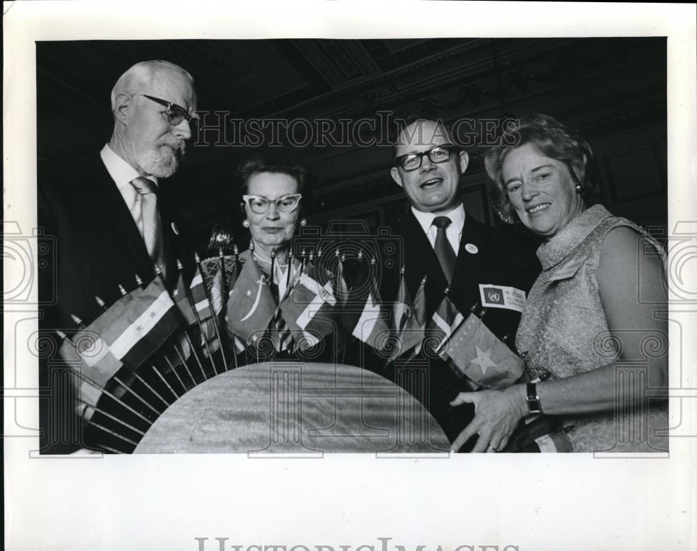 1970 Press Photo Prof & Mrs Karrlin Capper-Johnson, D Uppendahl, Mrs Thornton - Historic Images