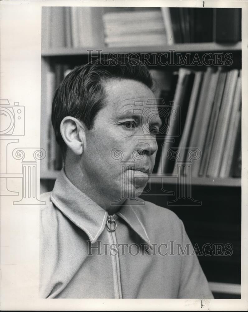 1970 Press Photo Supt. R.A Freeman as he commented on a inmate - ora26163 - Historic Images