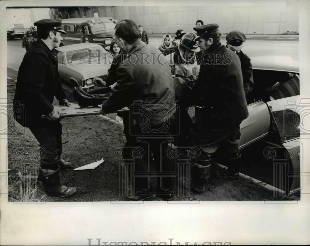 1972 Press Photo Auto Accident I &1 near Jenning Road - Historic Images
