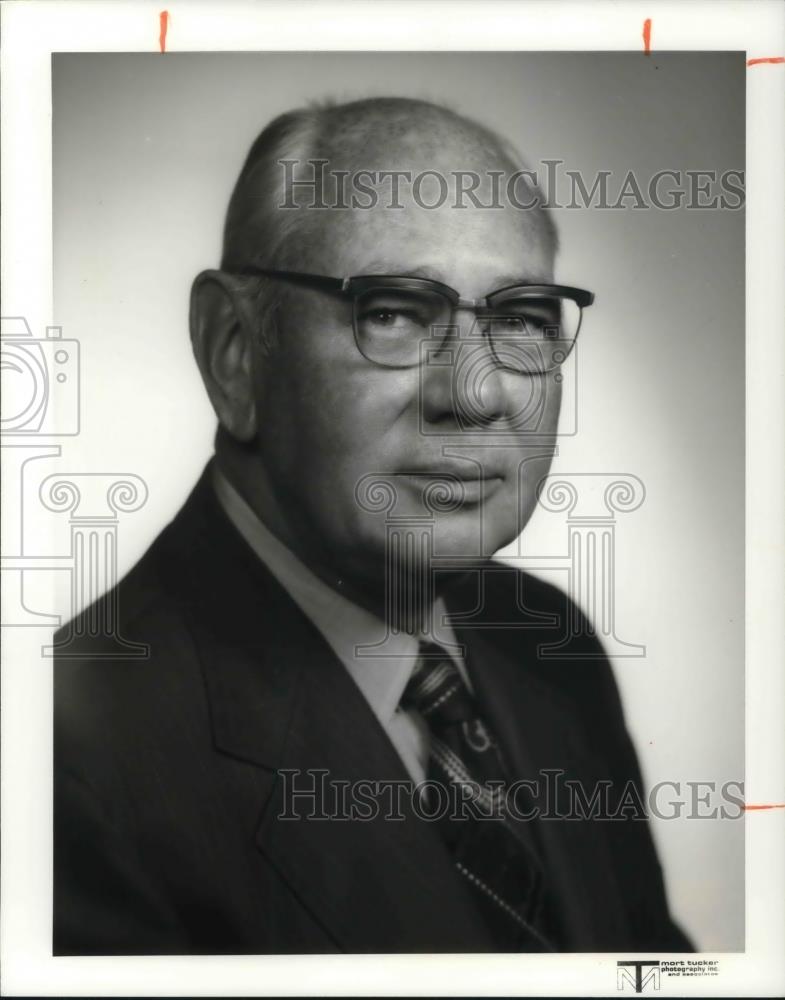1975 Press Photo William C. Fine President CEO The Sherwin-Williams Co. - Historic Images