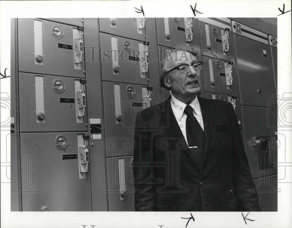 1984 Press Photo Dr. Dmiter Ramadanoff - Historic Images