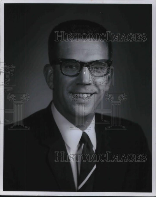1970 Press Photo Peter K. Hoglund General Manager Earth Moving Equipment GM - Historic Images