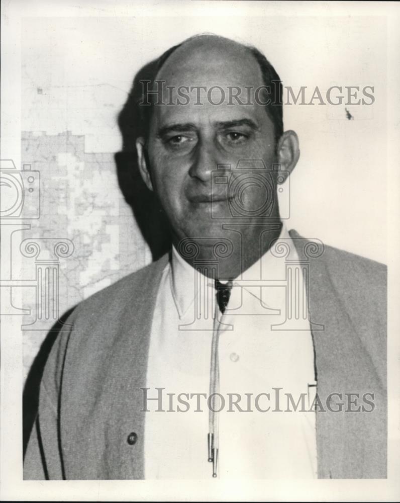 1972 Press Photo Lake County Clerk Zane Gray - ora27733 - Historic Images