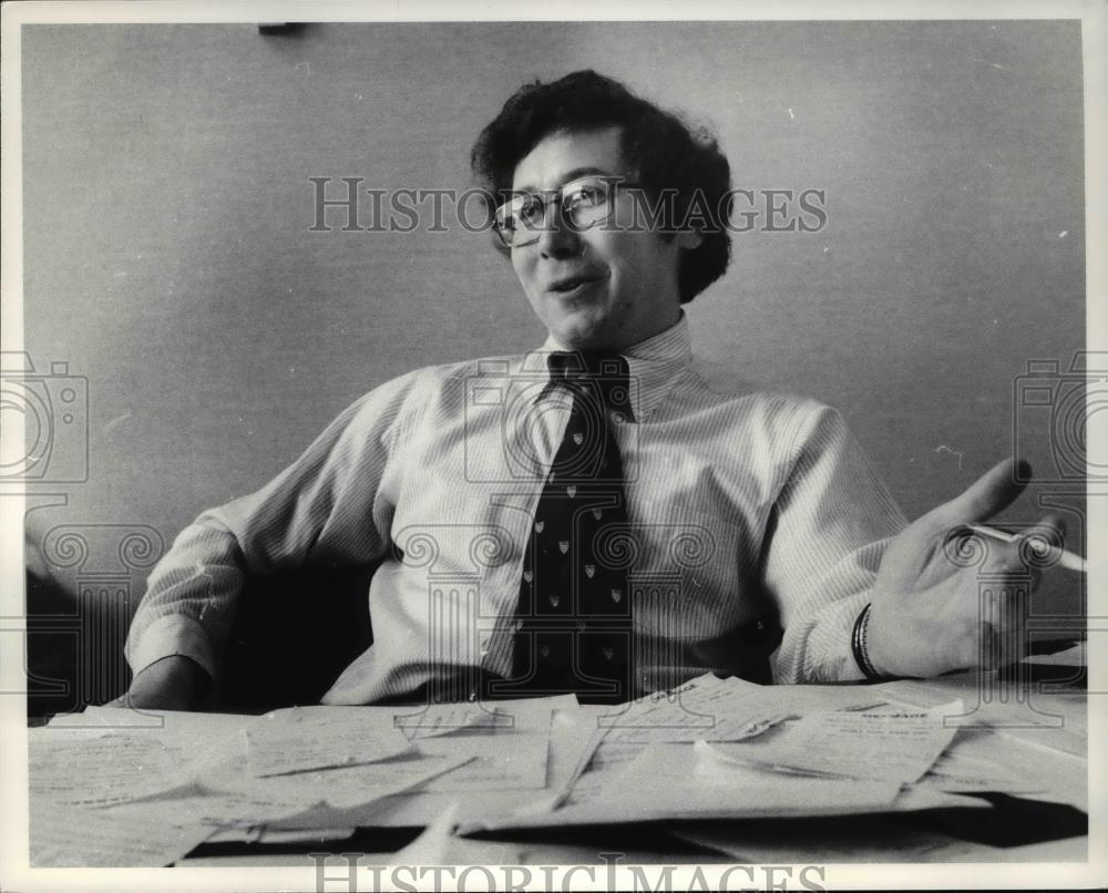 1978 Press Photo Low director, Jack Schulman - Historic Images