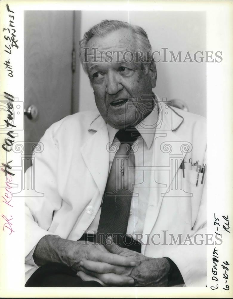 1986 Press Photo Dr. R. Cantwell Oregon Health Sciences Univer