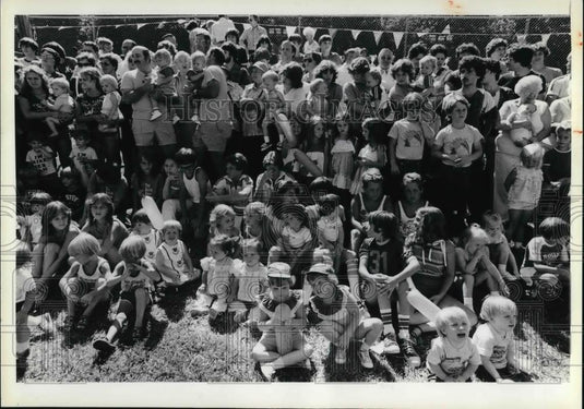 1979 Press Photo A whole bunch of twins - Historic Images