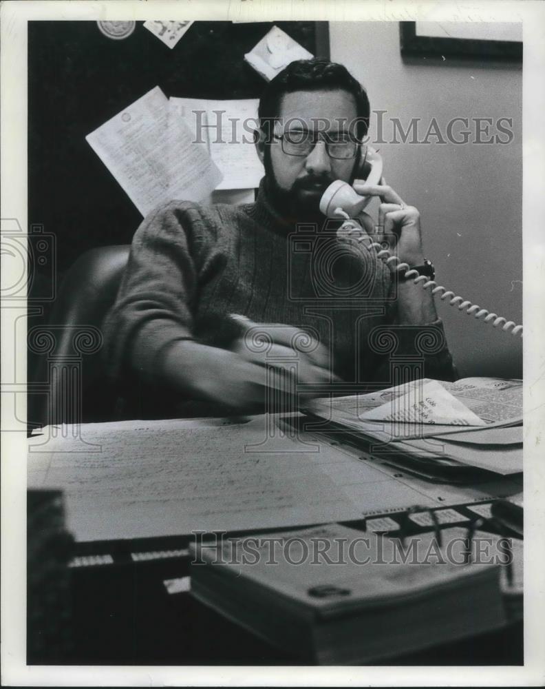 1977 Press Photo Clyde Doctor, executive director of the Joint Legislative Comm. - Historic Images