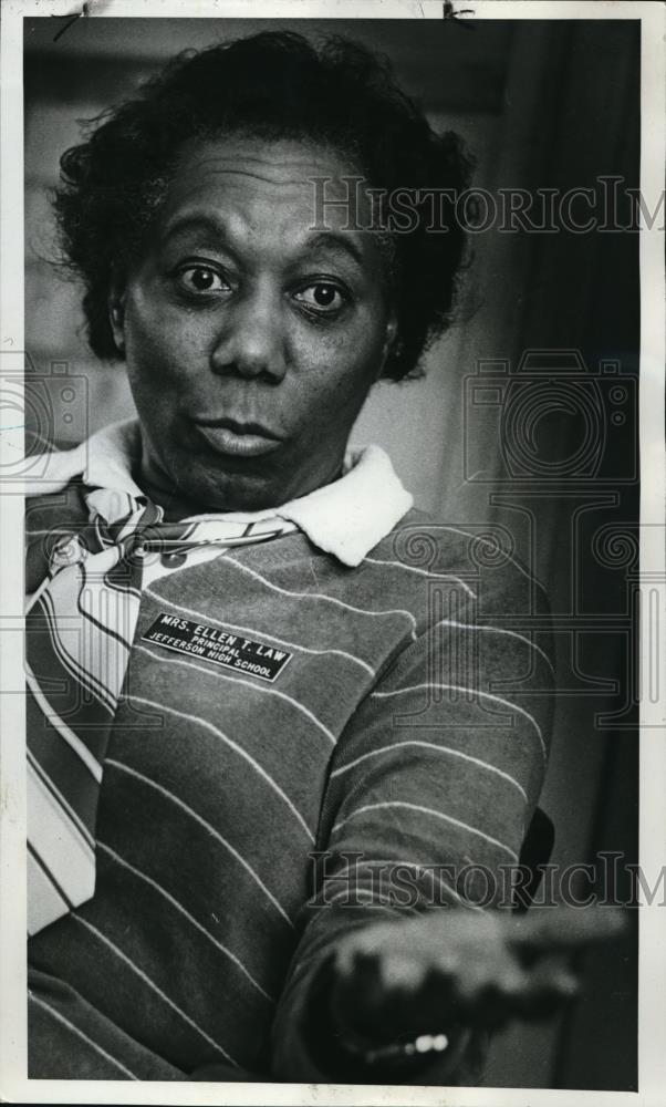 1974 Press Photo The principal of Jefferson High School, Ellen Law o