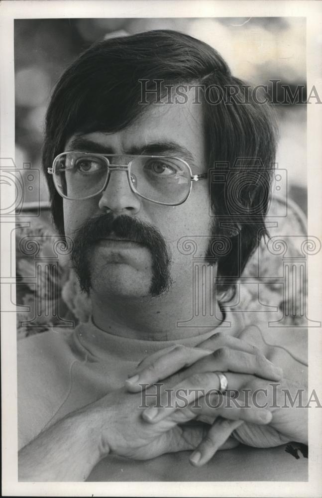 1974 Press Photo Phil Carbone at his parents Portland, Oregon home - ora02709 - Historic Images