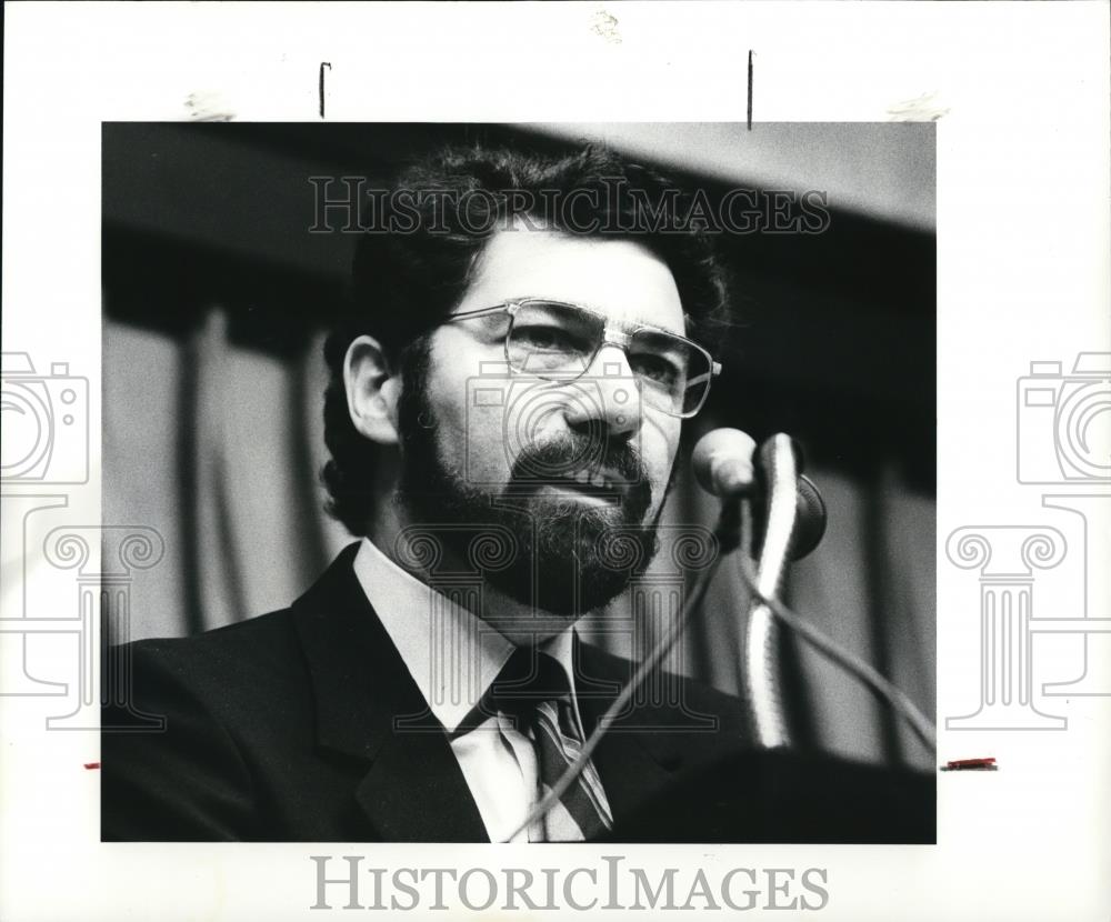 1985 Press Photo Ralph J. Perk at the City Club - Historic Images