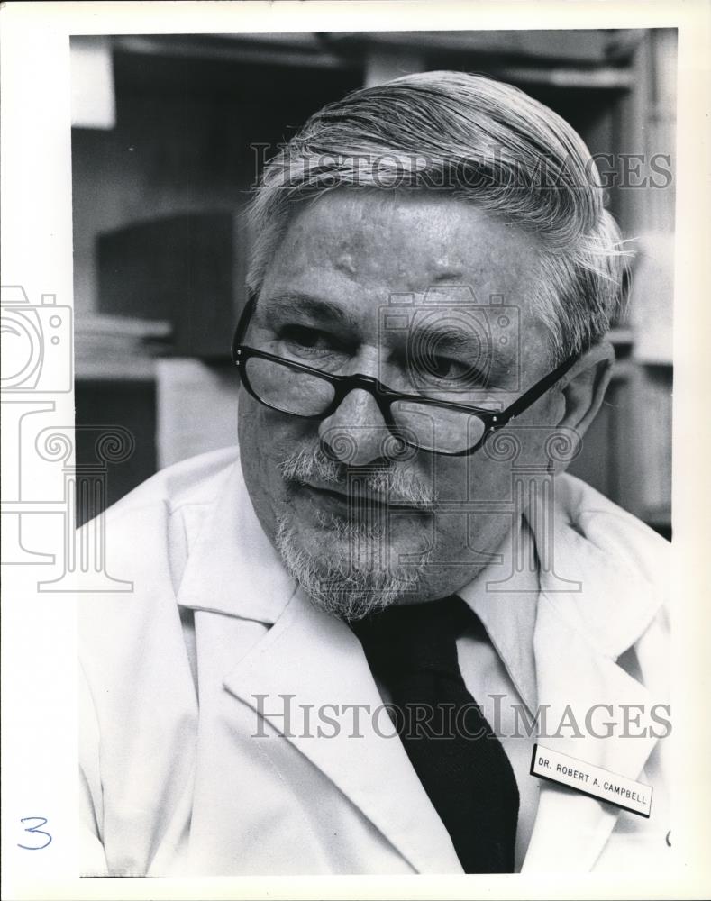 1979 Press Photo Dr Robert Campbell head Pediatric Renal Metabolic Laboratory - Historic Images