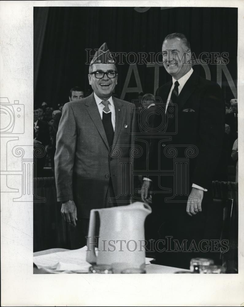 1970 Press Photo Vice Pres Spiro Agnew with J. Milton Patrick of American Legion - Historic Images