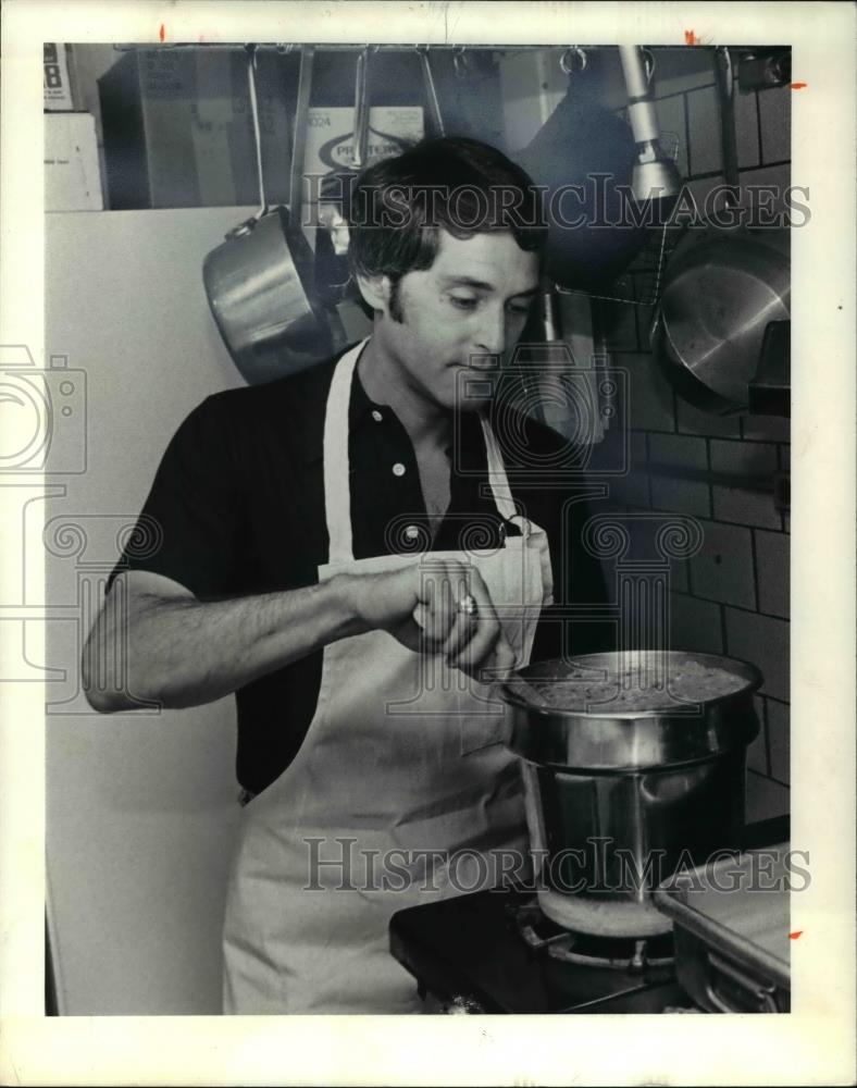 1980 Press Photo Dick Schwartz - cva39815 - Historic Images
