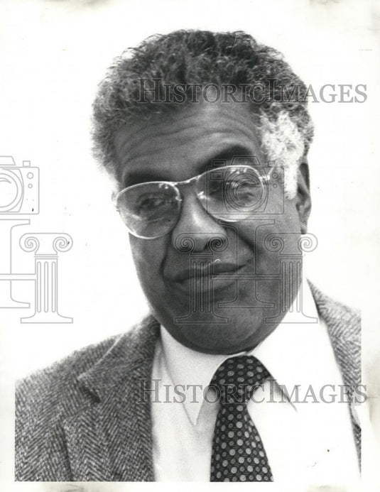 1983 Press Photo Candidate for Mayor of Shaker Hts Dr Winston H Richie - Historic Images