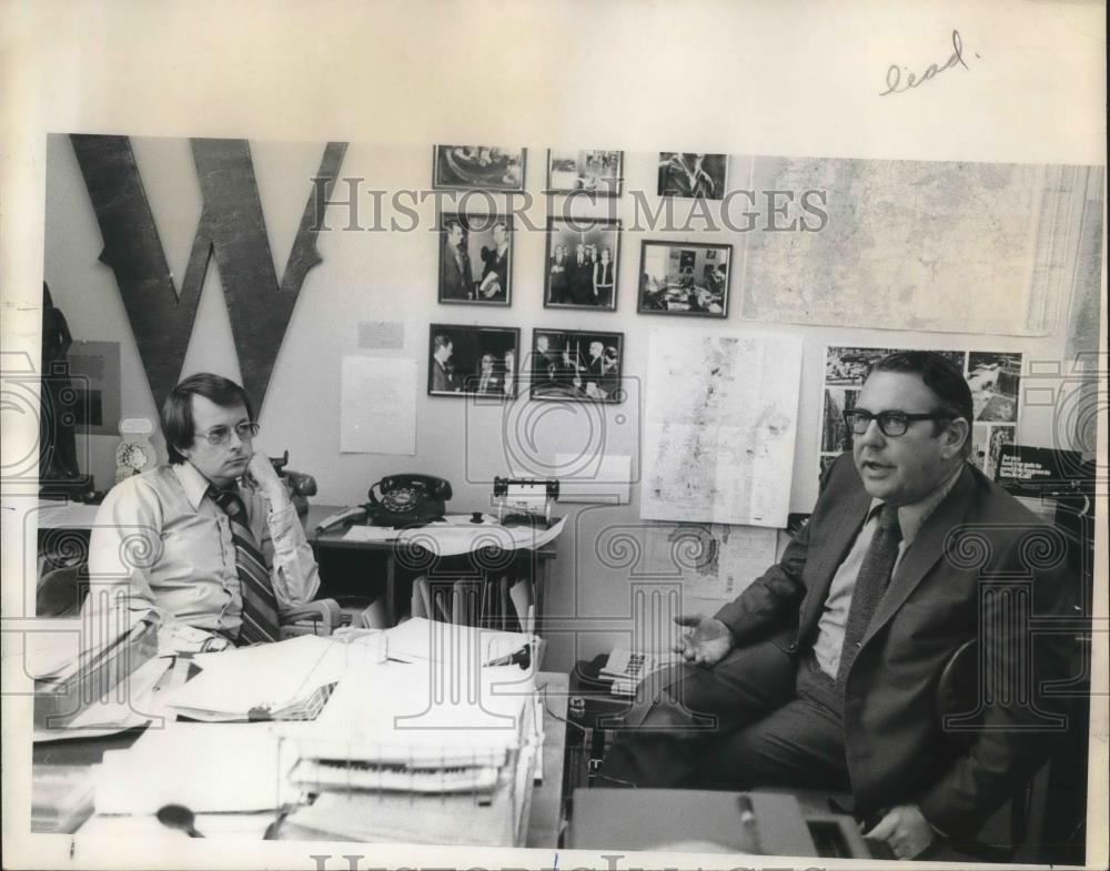 1972 Press Photo Phil Bladine of Western Environmental Trade Assn&amp;Larry Williams - Historic Images