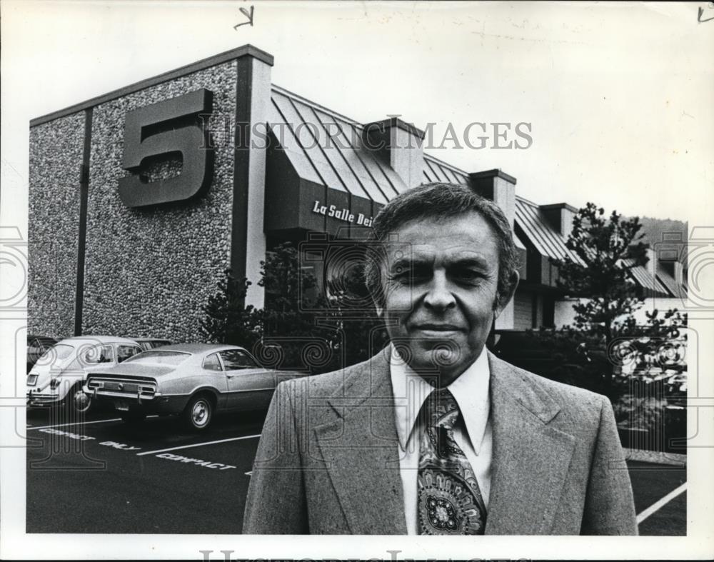 1976 Press Photo Jack Benaroys, Seattle man at Benaroya Business Park - ora03052 - Historic Images