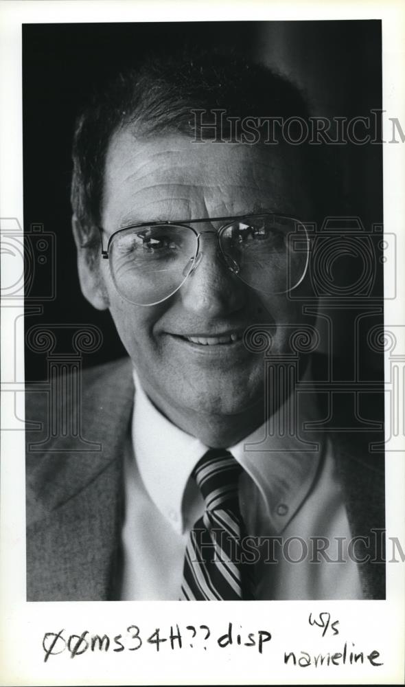 1984 Press Photo Dennis L.Chamberlain Deputy district superintendent. - ora01778 - Historic Images