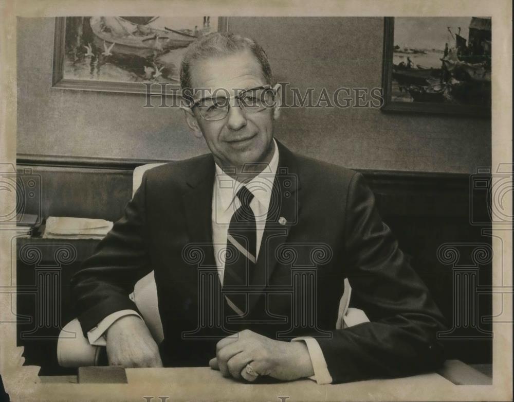 1969 Press Photo Donald Anderson Manager at Sears and Roebuck &amp; Co - ora06048 - Historic Images
