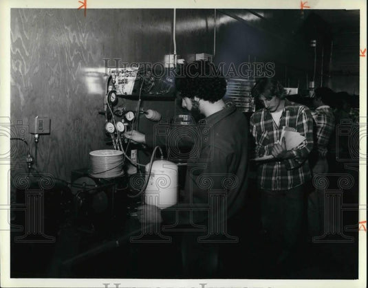 1981 Press Photo Engineer Student of the West Side Institure of Technology - Historic Images