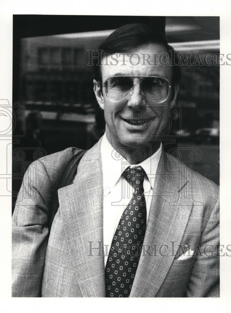 1980 Press Photo Victor H. Palmieri urban refugee, U.S. Coordinator for Refugee - Historic Images