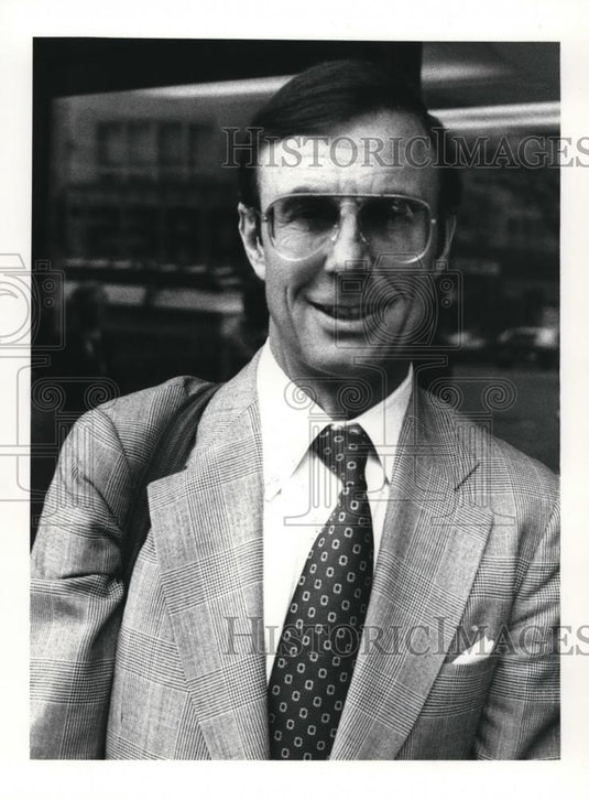 1980 Press Photo Victor H. Palmieri urban refugee, U.S. Coordinator for Refugee - Historic Images