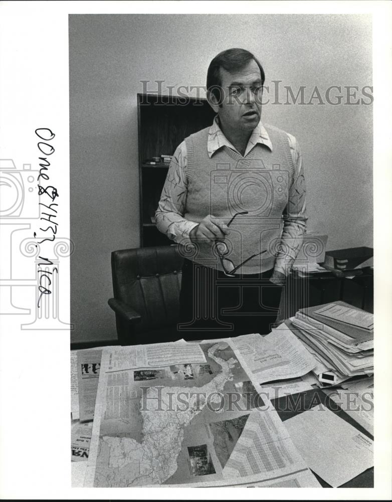 1984 Press Photo Robert Buescher director of Collins Rt=etreat Center - ora02569 - Historic Images