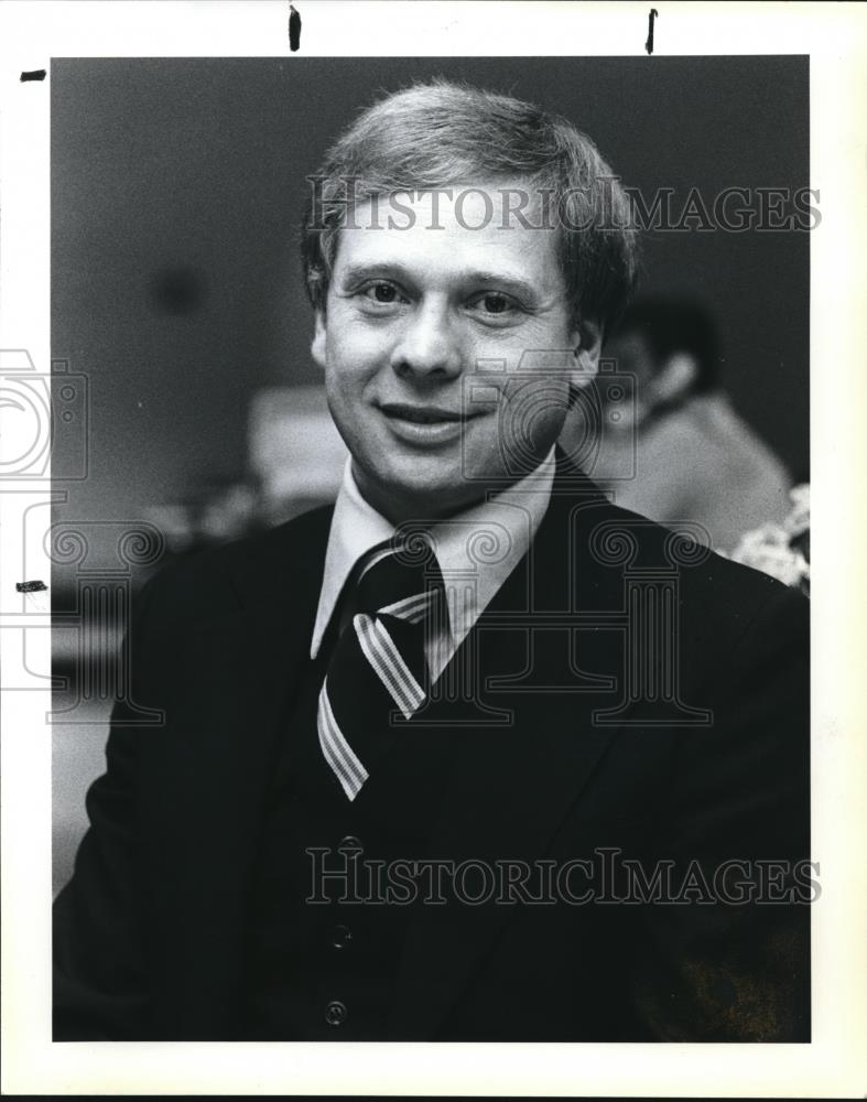 1983 Press Photo Bill Anthony exec director of Clackamas Comm College Found. - Historic Images