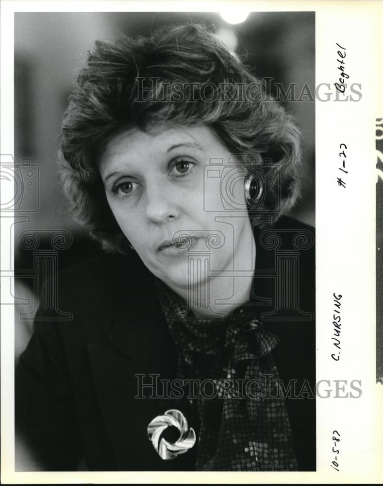 1987 Press Photo Jeanette Hartshorn, president of American Association - Historic Images