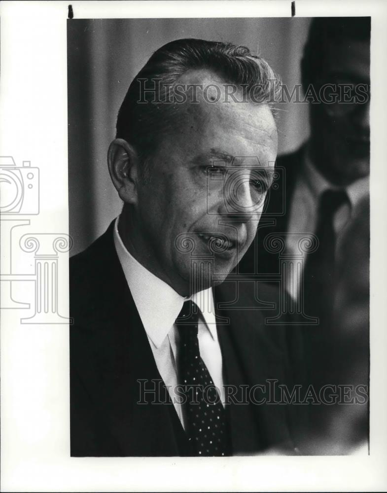 1983 Press Photo Jacques G Maisonrouge Chairman of World trade Corp. - Historic Images